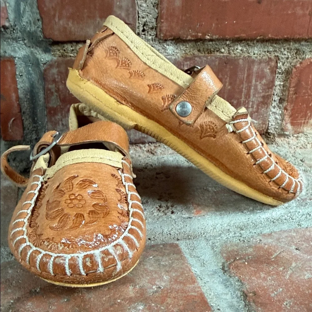 Handmade Polish tan leather kid sandals